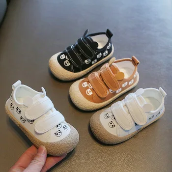 2023 Новая осенняя обувь для девочек Детская весенняя холщовая обувь Детские повседневные кроссовки Корейский мультяшный медвежий стиль Дети Первые ходунки